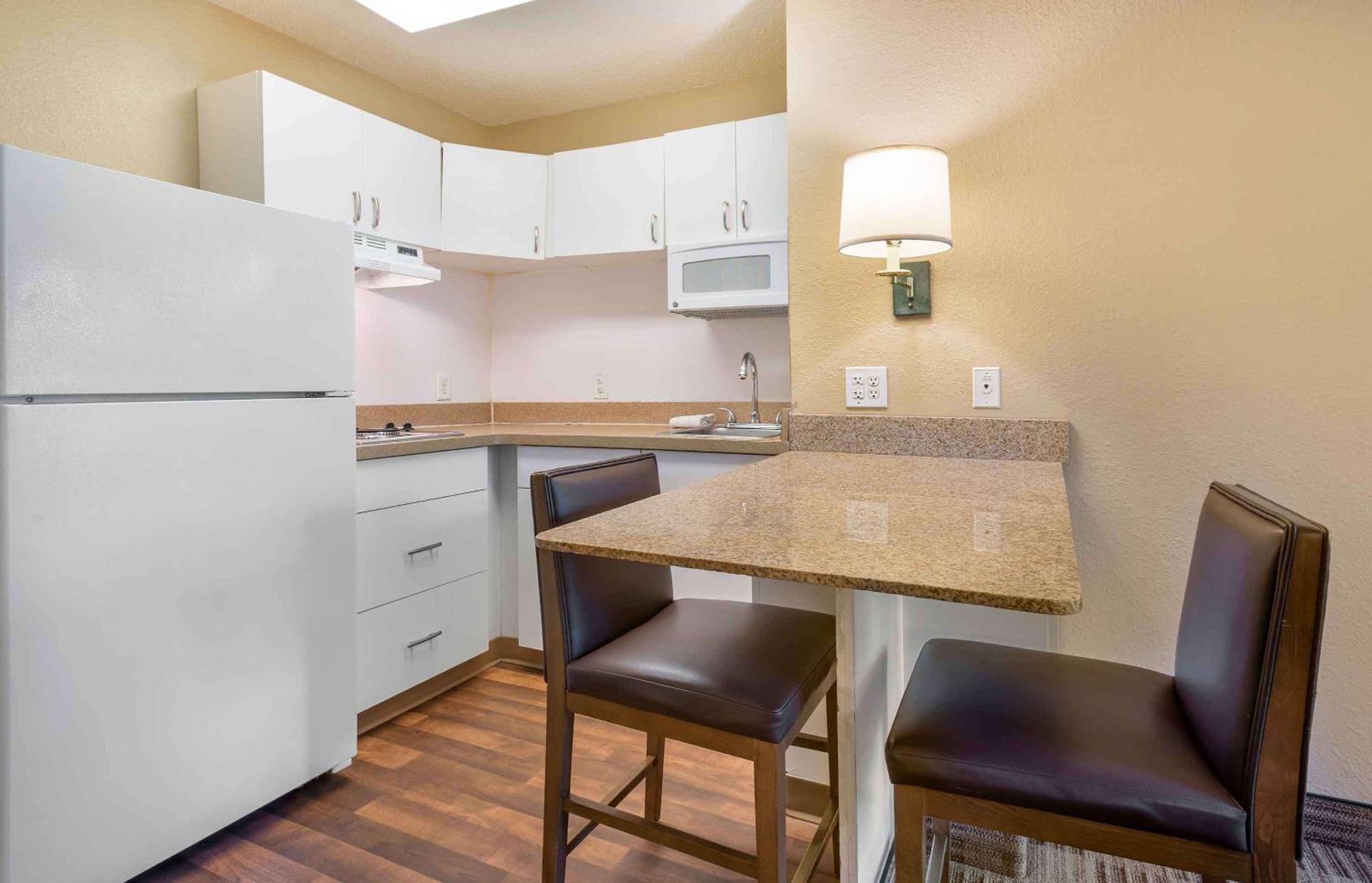 Extended Stay America Suites - Newark - Woodbridge Exterior foto